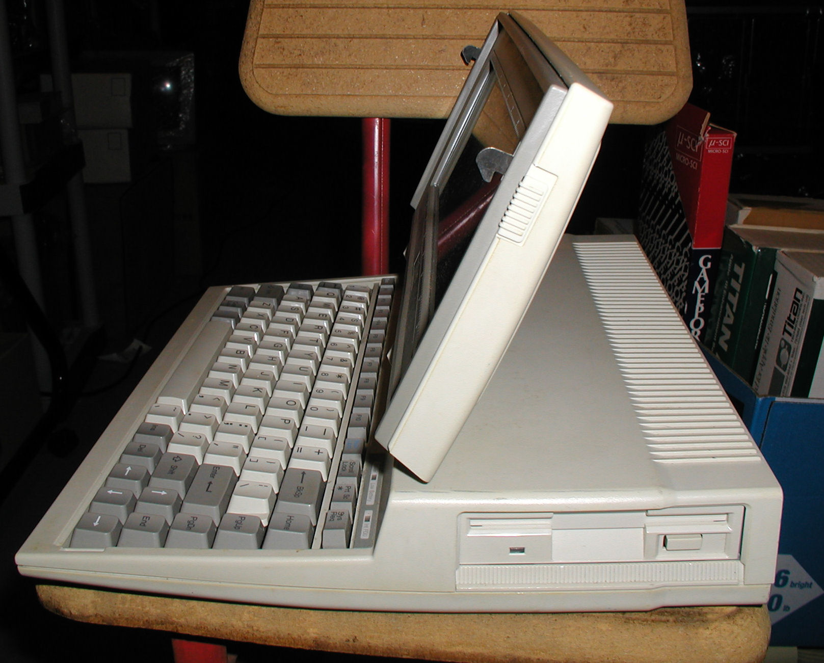 Vintage Computer Photos subject toshiba T1000